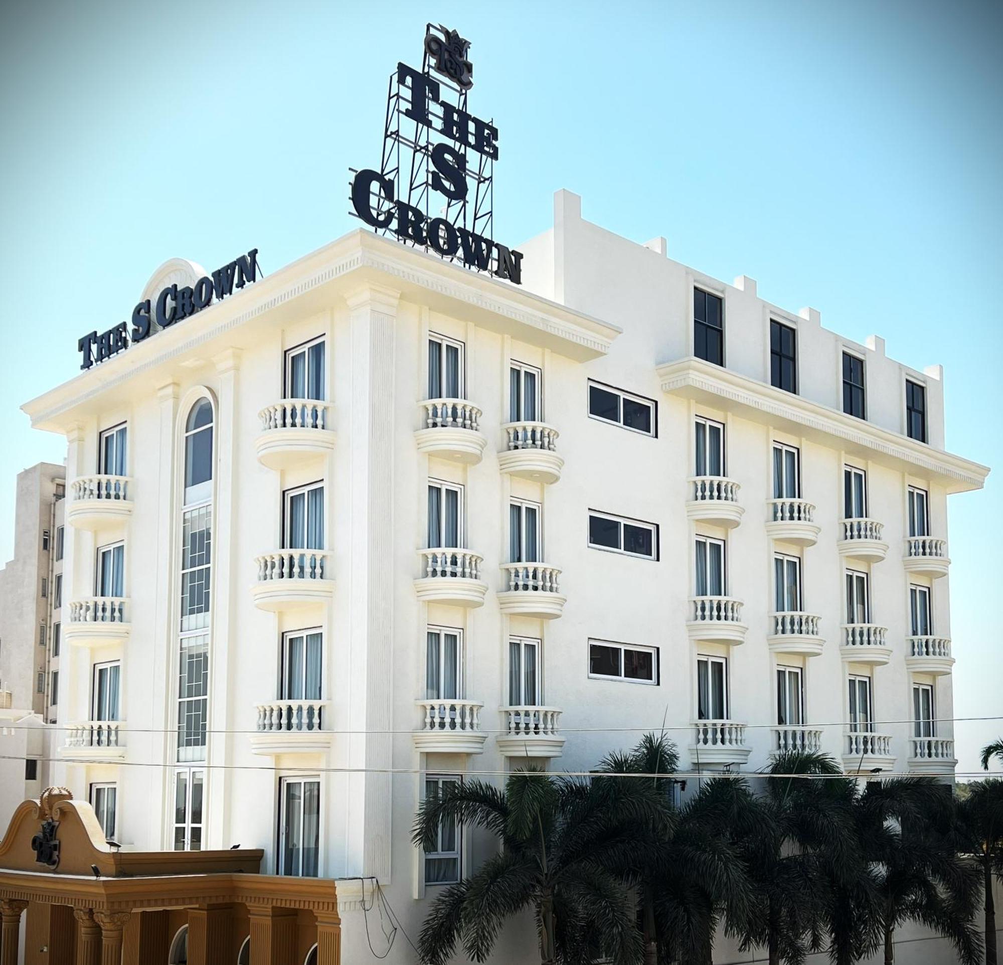 The S Crown Somnath酒店 外观 照片